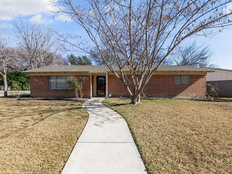 5229 Rutland Avenue, Fort Worth, TX 76133