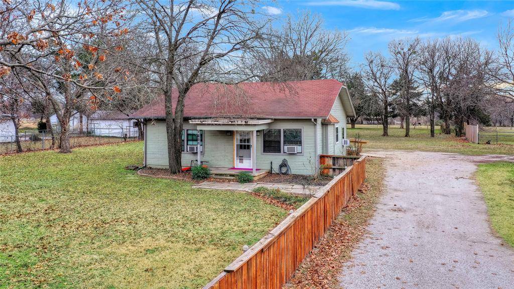 1604 Anthony Street, Gainesville, TX 76240