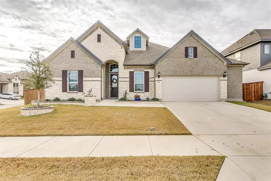 1701 Bellinger Drive, Fort Worth, TX 76052