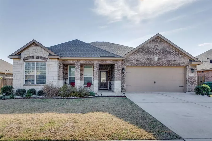 2404 Summer Trail Drive, Denton, TX 76209