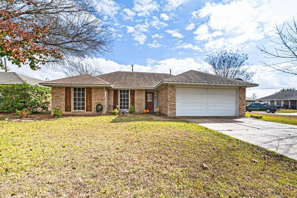 104 Meadow Drive, Crandall, TX 75114