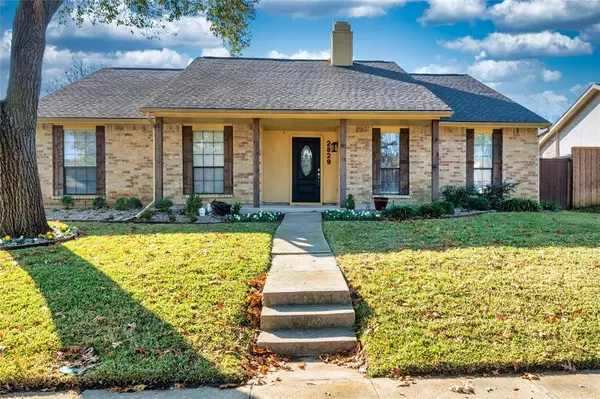 2829 Dickens Lane, Flower Mound, TX 75028