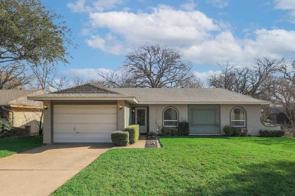 5430 Kings Manor Drive, Lake Dallas, TX 75065