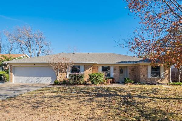 5512 Meadow Oak Street, North Richland Hills, TX 76180