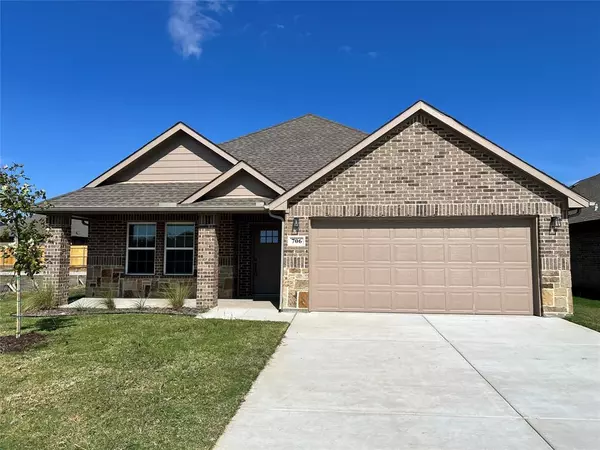 706 Greyson Lane, Greenville, TX 75402