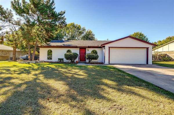 416 Owens Drive, Crowley, TX 76036