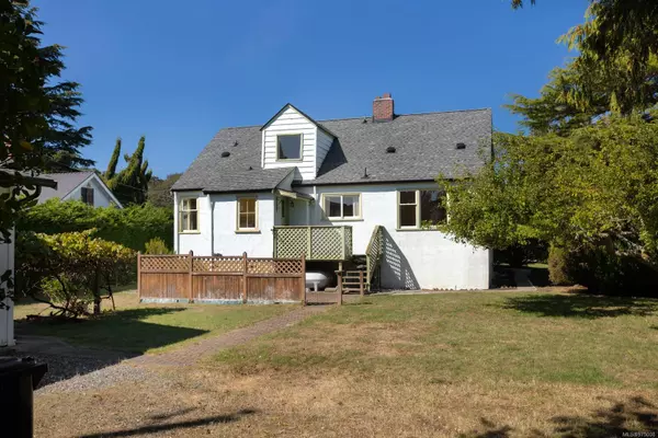 Oak Bay, BC V8R 2N1,2455 Hamiota St