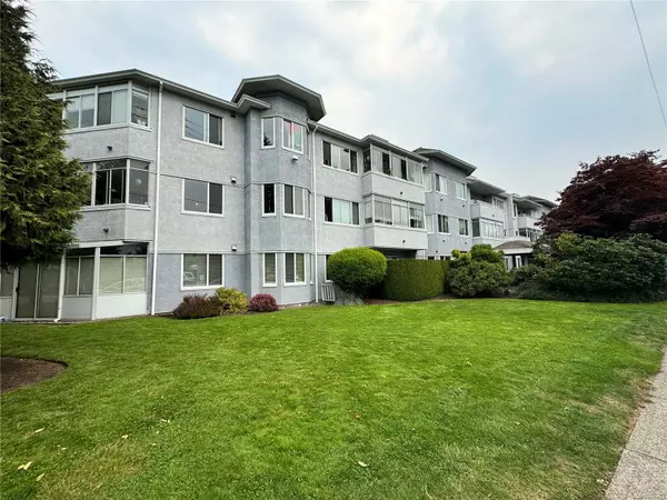 3931 Shelbourne St #308,  Saanich,  BC V8P 4H9