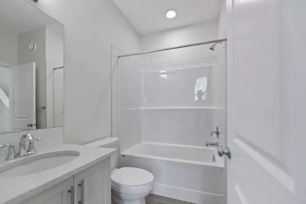 Calgary, AB T3J 5P1,603 Savanna CRES NE