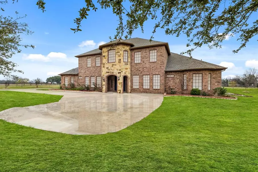 374 S Larkin Road, Sunnyvale, TX 75182