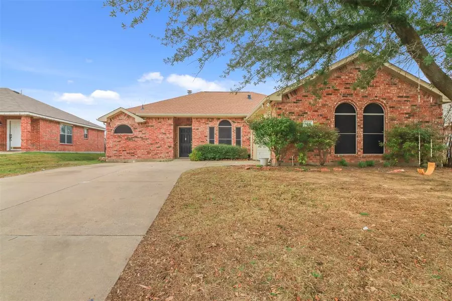 104 S Rolling Meadows Drive, Wylie, TX 75098