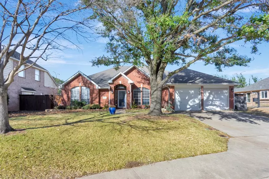 3509 Stone Creek Lane N, Fort Worth, TX 76137