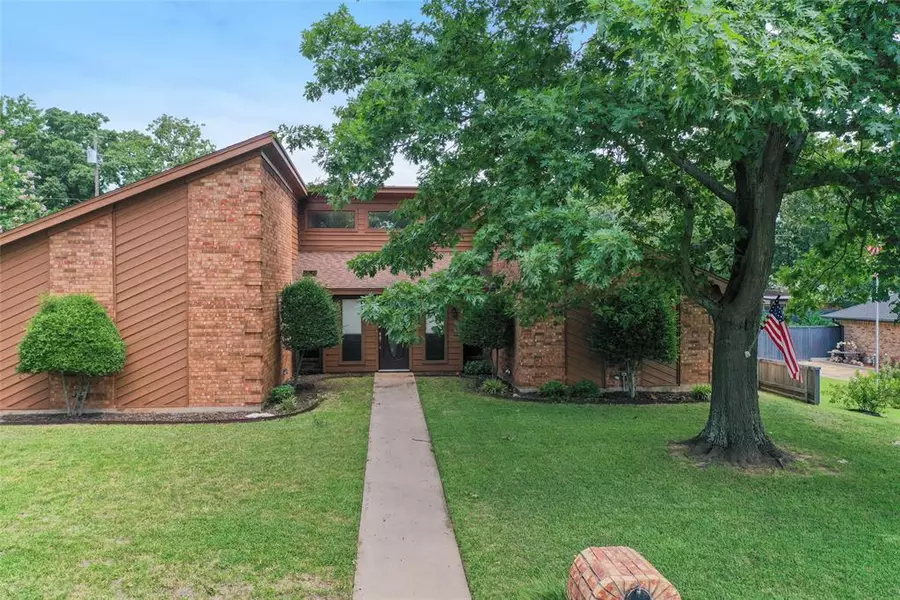 4025 Crescent Valley Circle, Denison, TX 75020