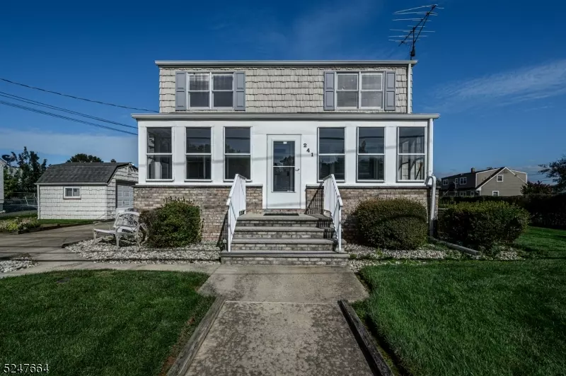 241 S 19Th Ave, Manville Boro, NJ 08835