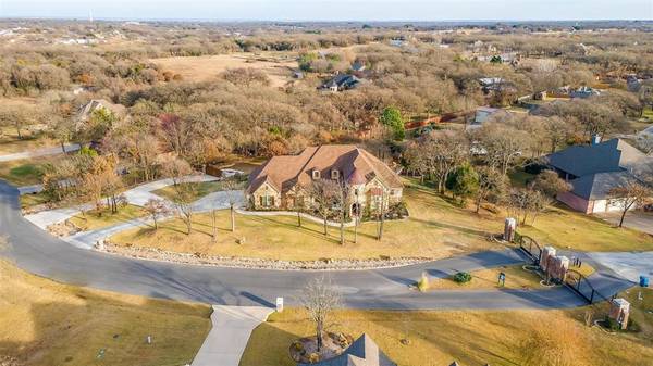 3615 Winding Oak Lane N, Burleson, TX 76028