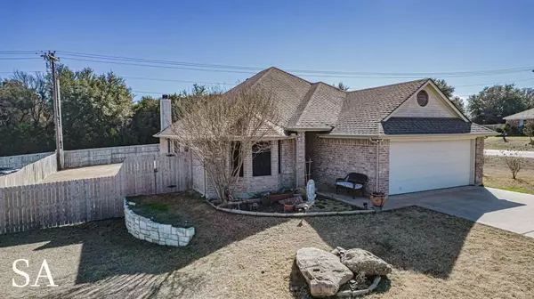 2901 Meandering Way, Granbury, TX 76049