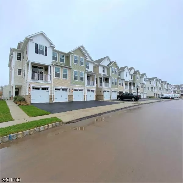 211 Park Ln #211, Dunellen Boro, NJ 08812