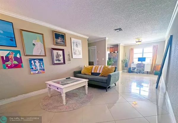 Deerfield Beach, FL 33064,941 Crystal Lake Dr  #209