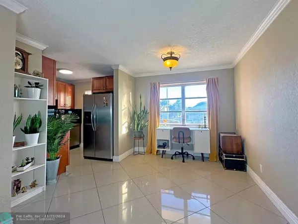 Deerfield Beach, FL 33064,941 Crystal Lake Dr  #209