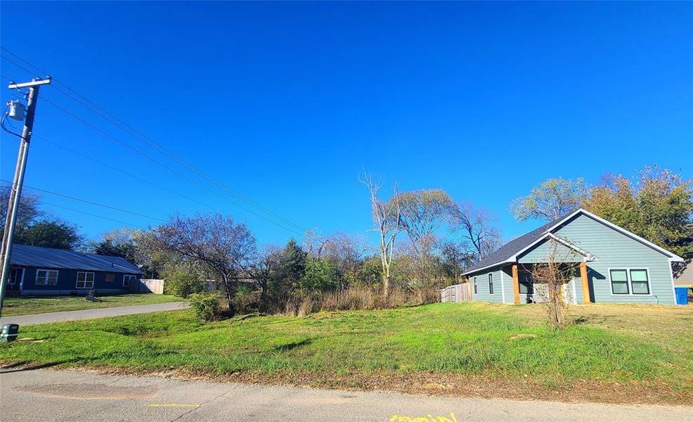 401 E Monterey Street, Denison, TX 75021