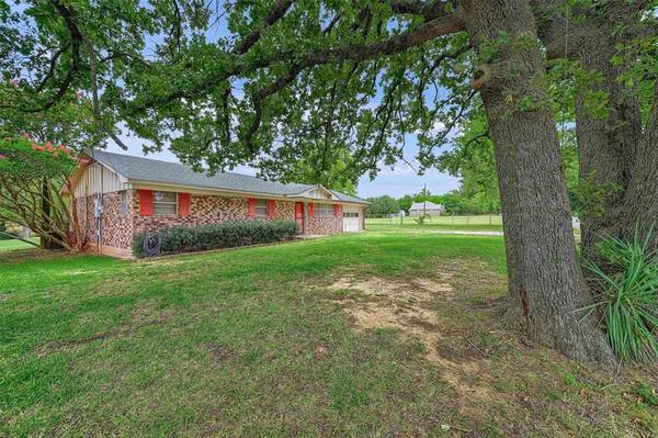 1187 Desvoignes Road, Denison, TX 75021