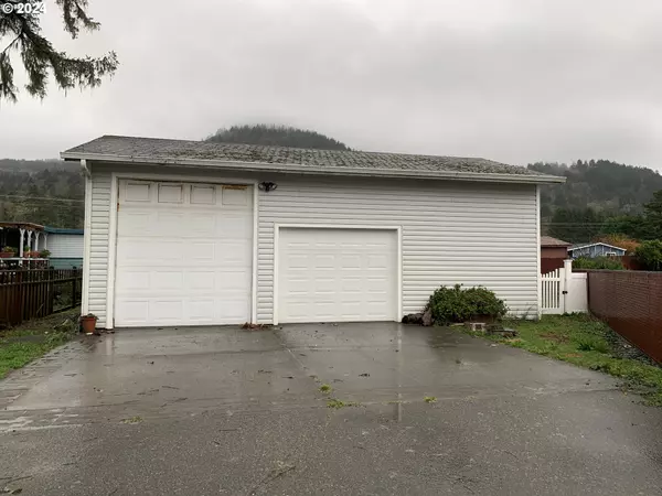 Brookings, OR 97415,14740 SANDPIPER PL