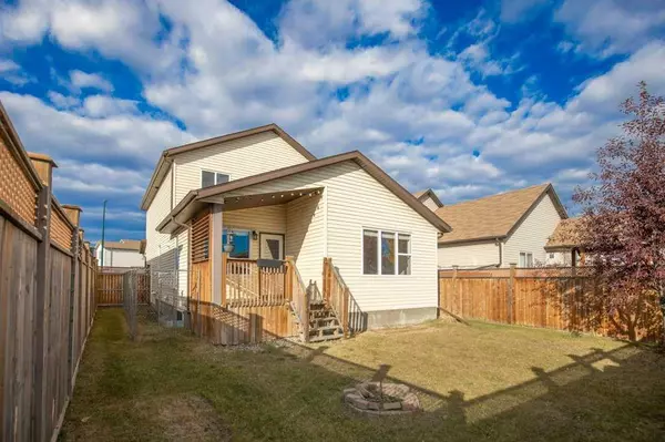 Red Deer, AB T4P 0N4,5 Juniper Close