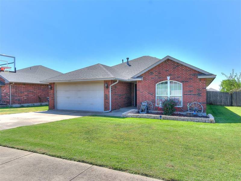 4113 Queens Drive, Moore, OK 73160