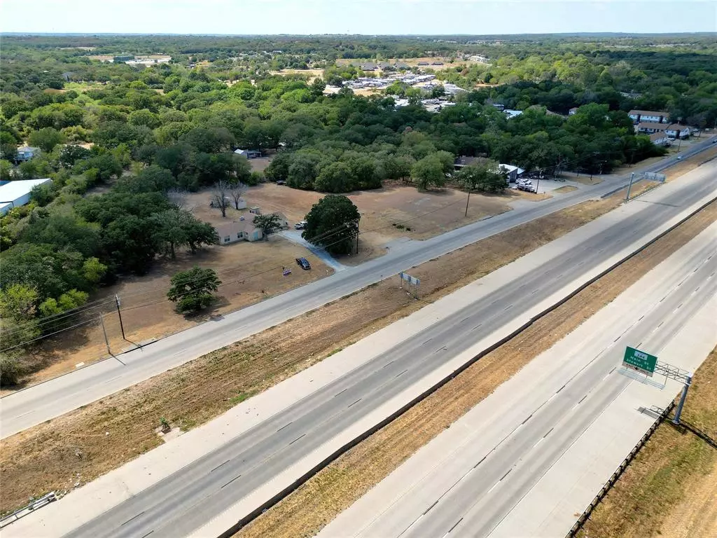 Azle, TX 76020,916 Southeast Parkway