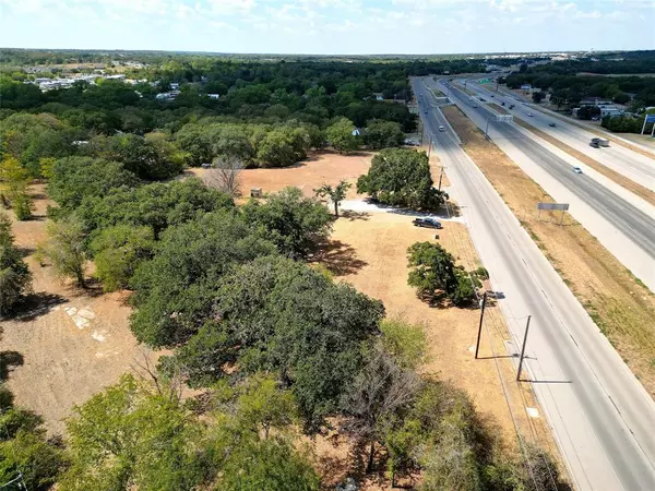 Azle, TX 76020,916 Southeast Parkway