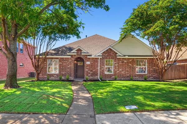 527 Binkley Court, Mesquite, TX 75181