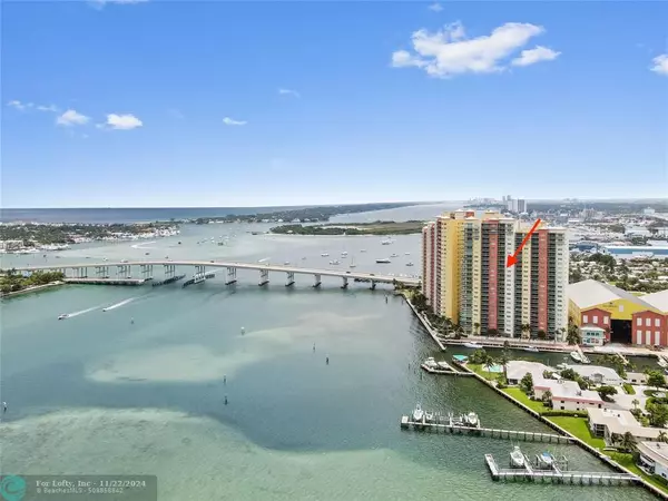 Riviera Beach, FL 33404,2650 Lake Shore Dr  #1704