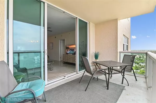 Riviera Beach, FL 33404,2650 Lake Shore Dr  #1704