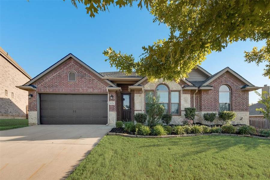 2504 Coral Cove Court, Arlington, TX 76001