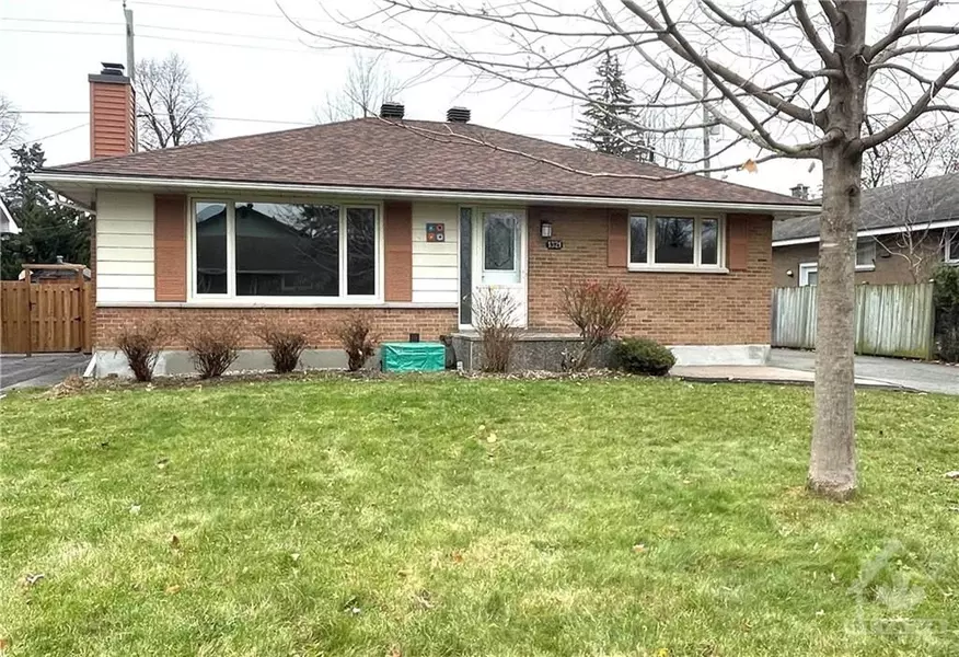 1321 RIDEOUT CRES, Parkway Park - Queensway Terrace S And Area, ON K2C 2X9