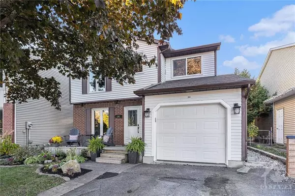 34 RICKEY PL, Kanata, ON K2L 2E3