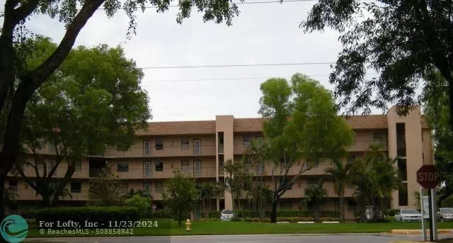 Sunrise, FL 33322,10101 Sunrise Lakes Blvd  #305