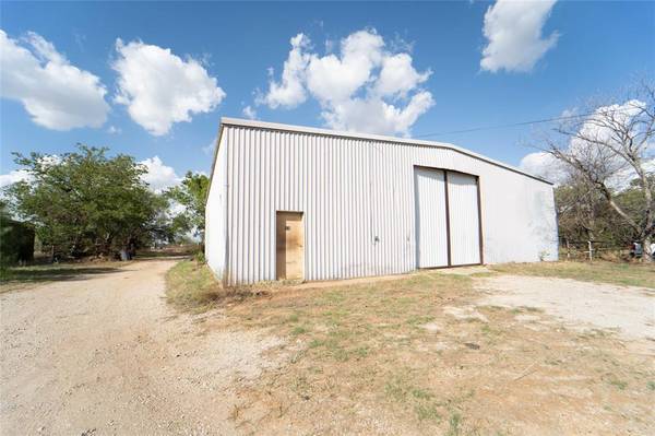 906 E Gaddis Street, Breckenridge, TX 76424