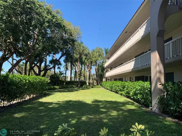 100 Royal Palm Way  #102, Boca Raton, FL 33432