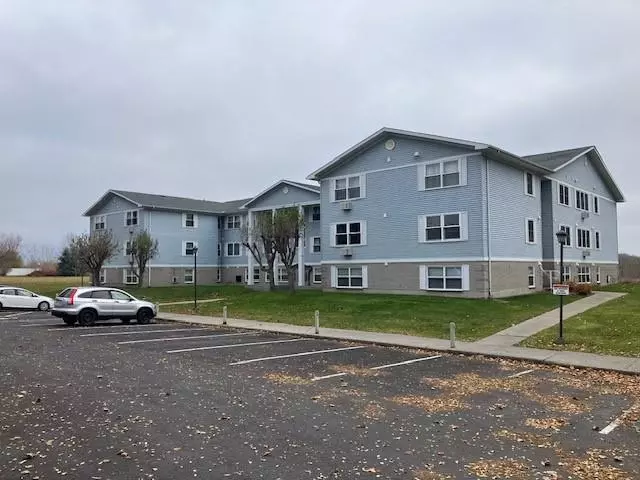 Cornwall, ON K6J 1J3,1424 SECOND ST W #305