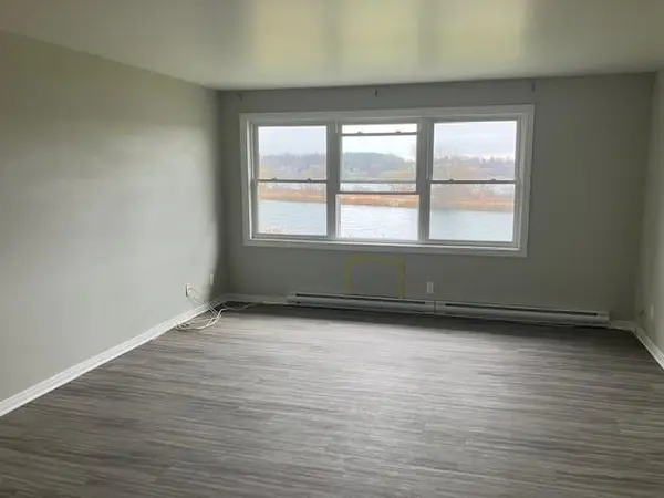 Cornwall, ON K6J 1J3,1424 SECOND ST W #305