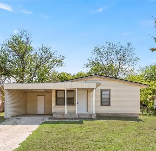 1704 N Trinity Street,  Decatur,  TX 76234