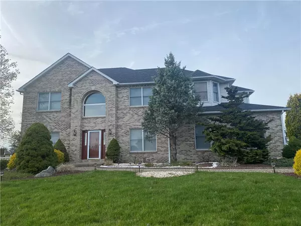 5 Crest Blvd, Palmer Twp, PA 18045