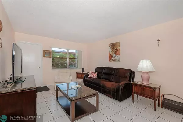 Lauderhill, FL 33313,1281 NW 43rd Ave  #201