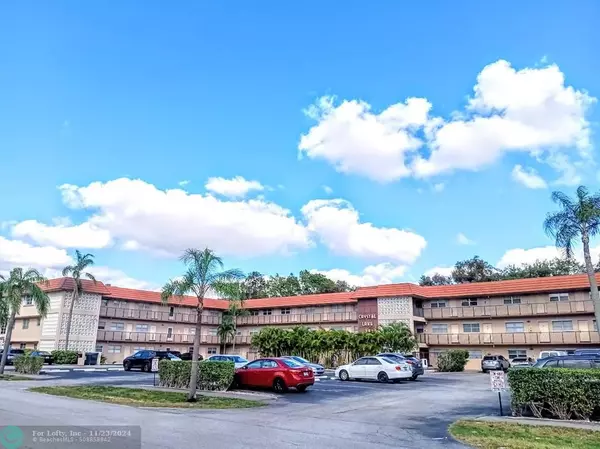 3930 Crystal Lake Dr  #216, Pompano Beach, FL 33064