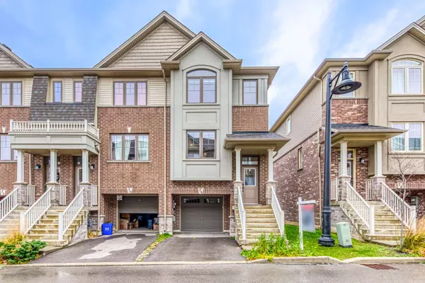 28 Barley LN, Hamilton, ON L9G 3K9