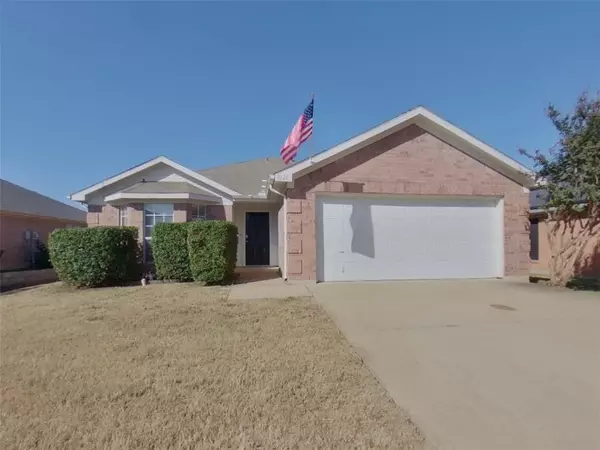 8126 Modesto Drive, Arlington, TX 76001