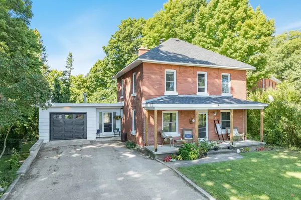 21 Robert ST E, Penetanguishene, ON L9M 1A9