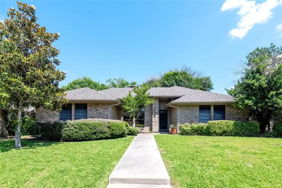 124 Simmons Drive, Coppell, TX 75019