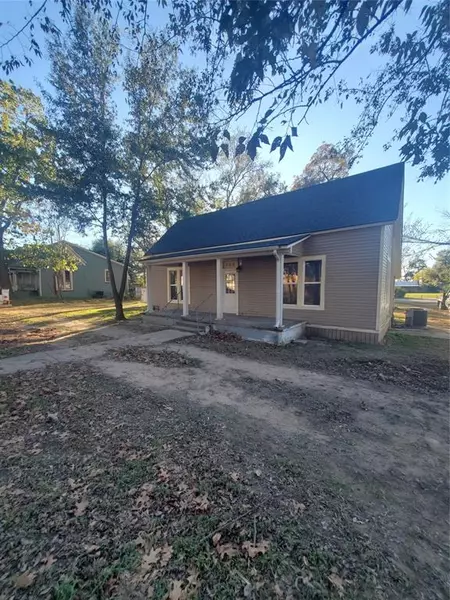 305 Peach Street, Winnsboro, TX 75494